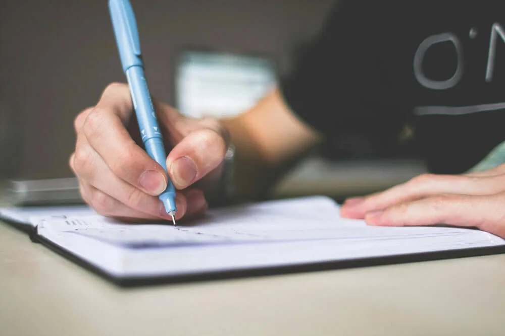 4 Reasons Hiring a Web Designer Makes Your Life Easier